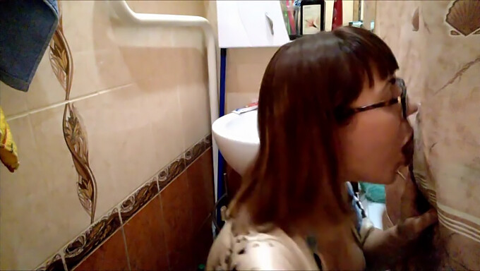 Amateur Stepsister And Stepbrother Engage In Steamy Bathroom Gloryhole Encounter