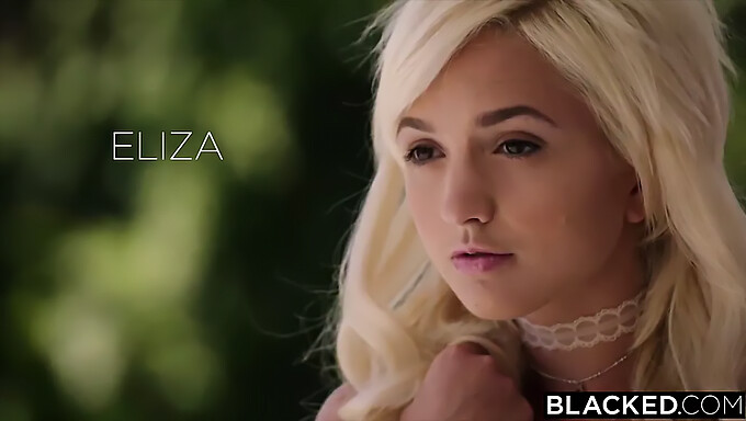 La Prima Esperienza Di Eliza Jane Con Blacked E Sculacciate