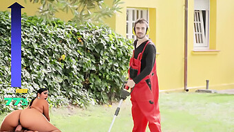 Jordi El Nino Polla Es Seducido Por Las Irresistibles Curvas De Sara Retali Y Sara Diamante En Un Trío Caliente